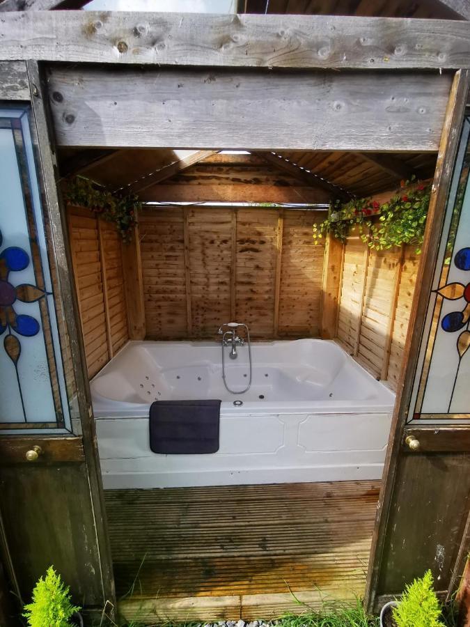 Lazy Lodge Glamping Pod With Hot Tub Port Laoise Exteriér fotografie